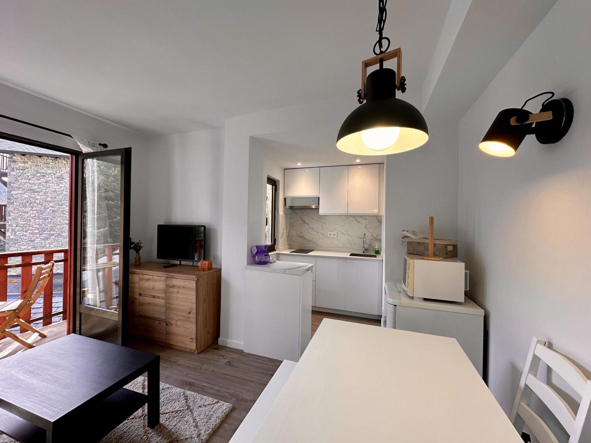 Tebarray ☆ Increibles Vistas, Terraza Y Garaje - Pirineos360 Apartment Sallent de Gállego Екстериор снимка